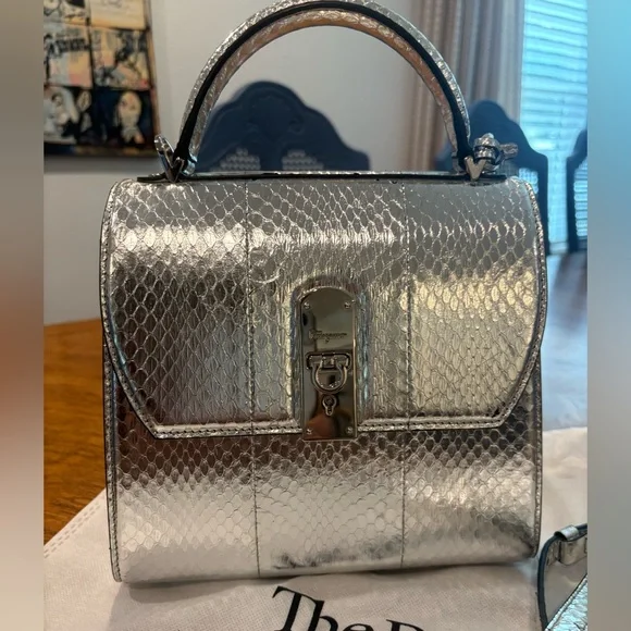 Salvatore Ferragamo Silver Purse - Picture 4 of 16